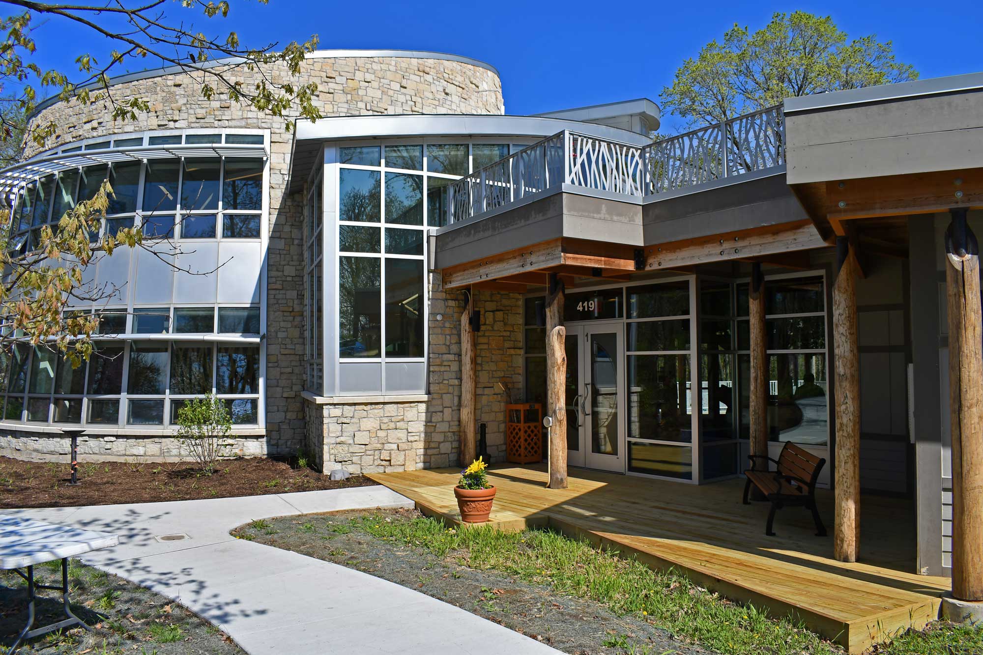Hidden Oaks Nature Center from the outside.
