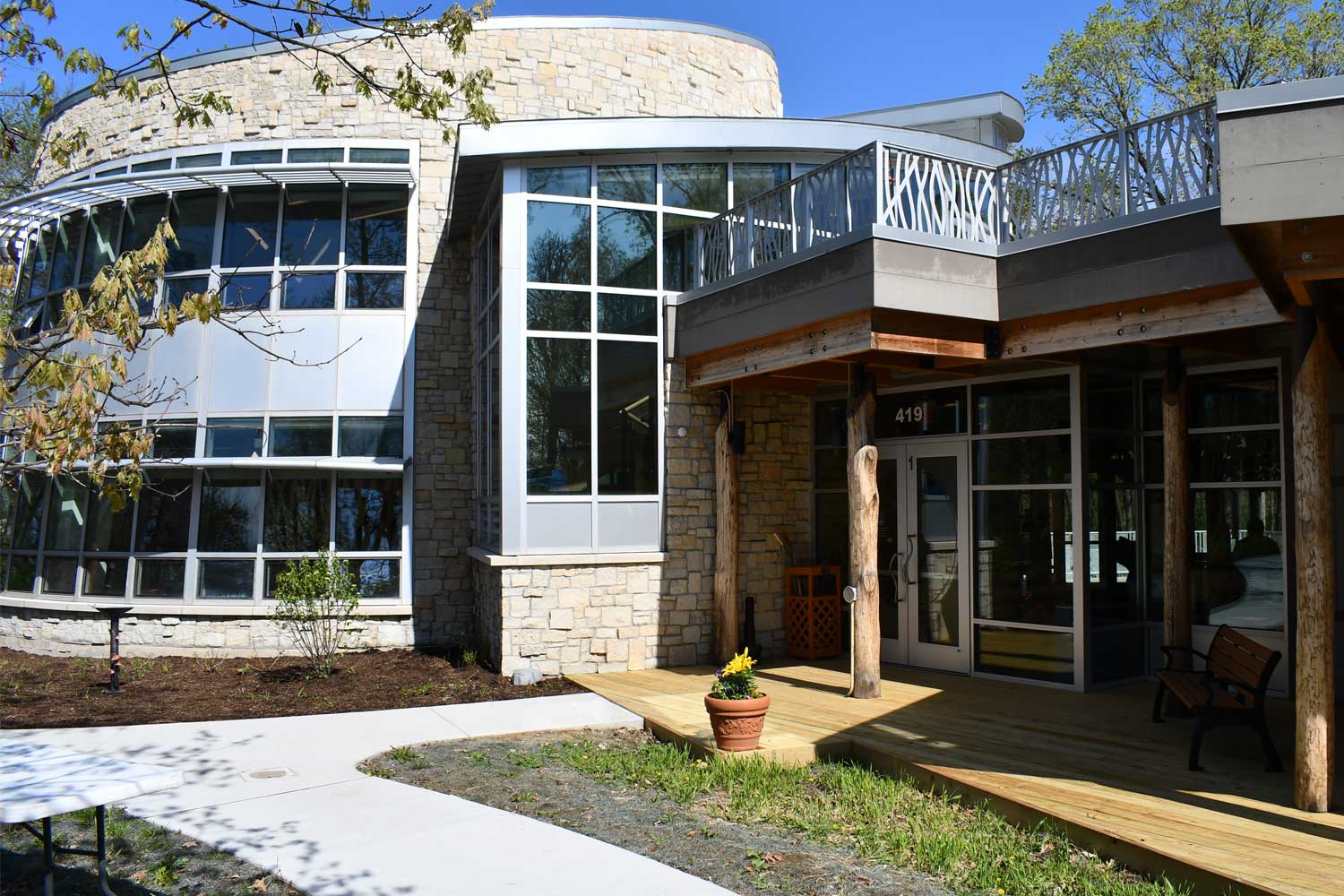 Front of a nature center.
