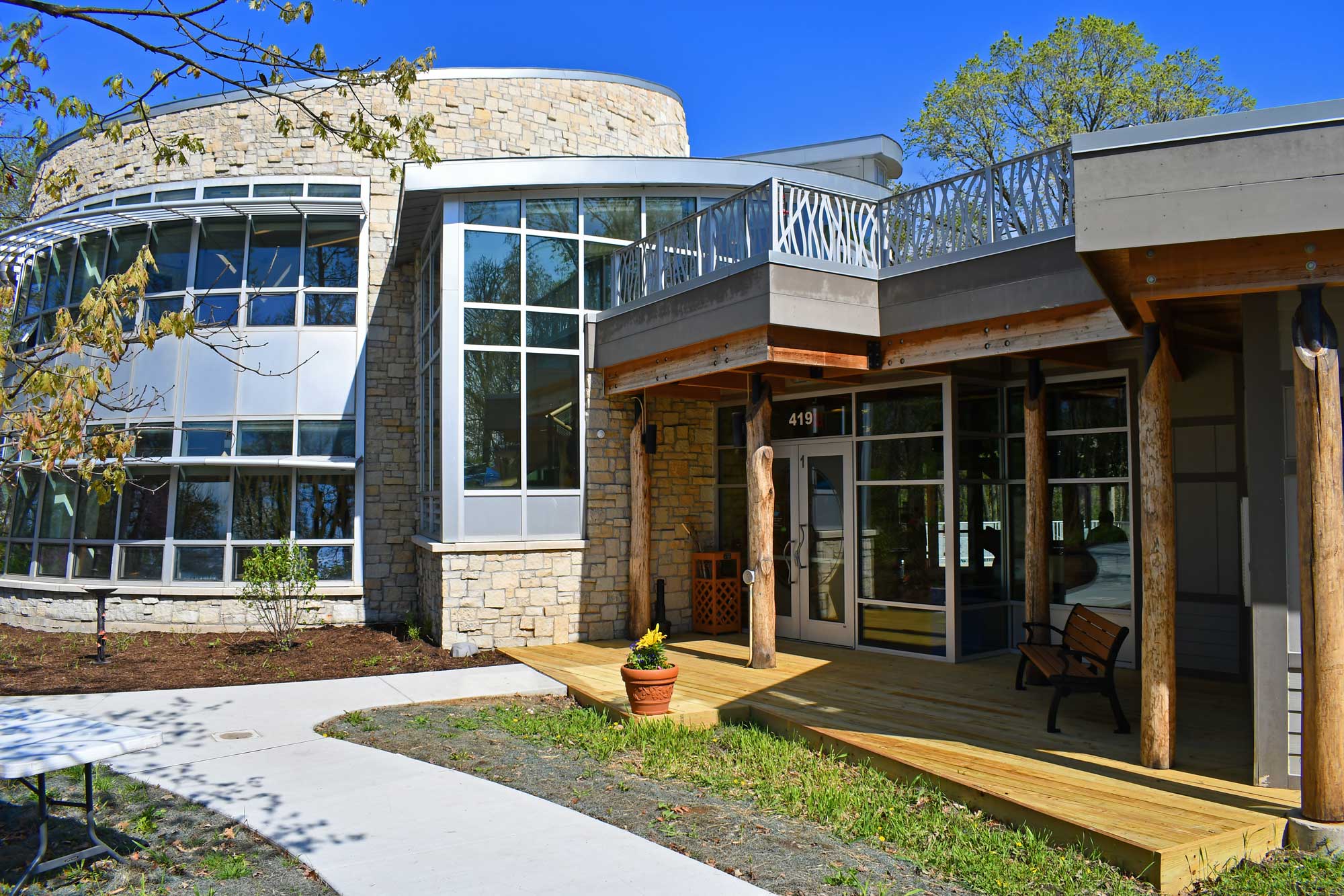 Hidden Oaks Nature Center from the outside.