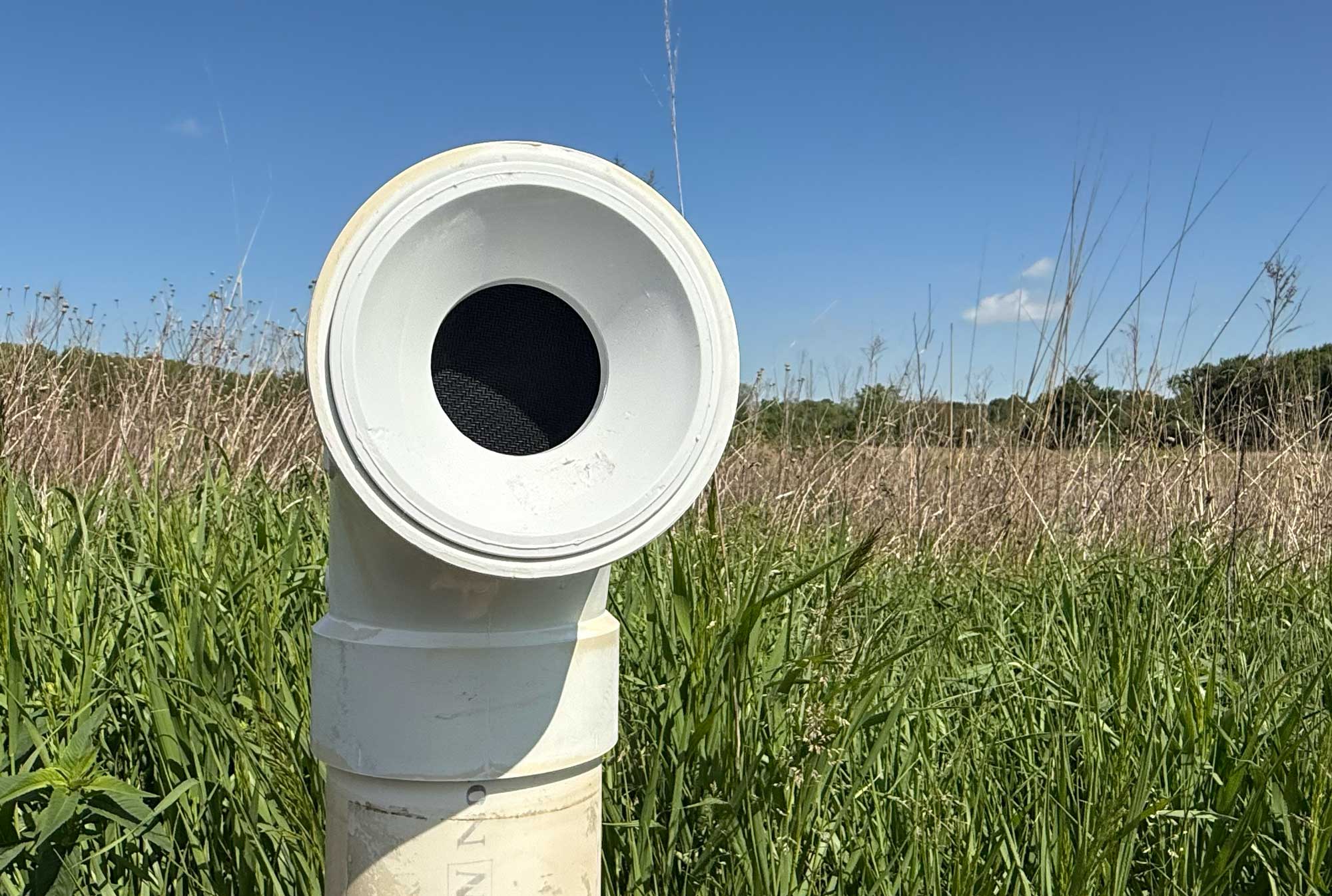 A head of a fishing line recycling container
